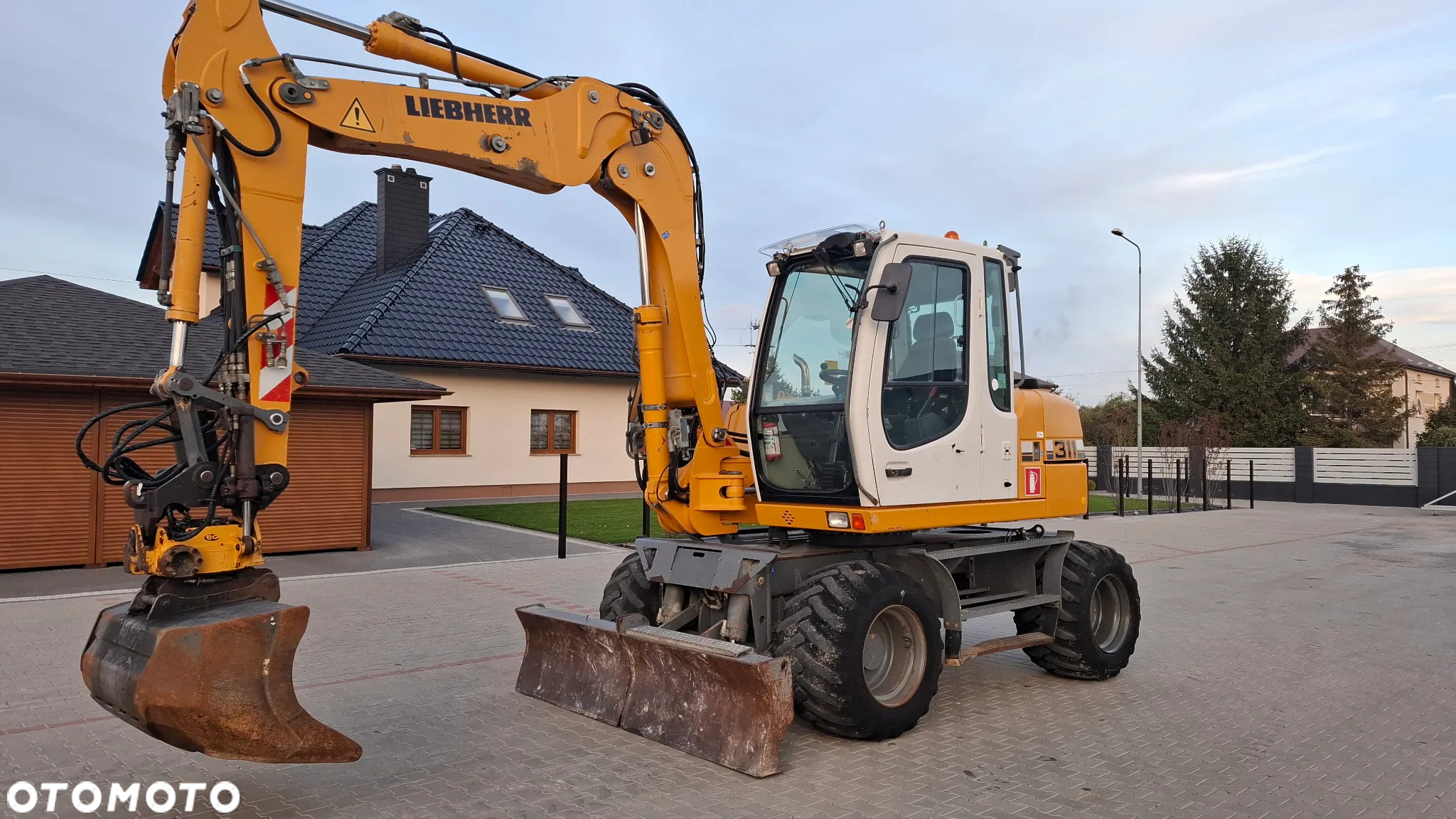 Liebherr A311 ROTOTILT - 3