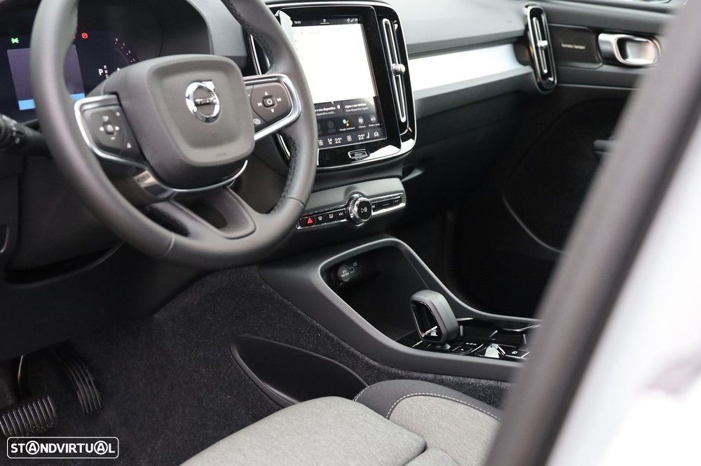 Volvo XC 40 2.0 B3 Black Edition - 11