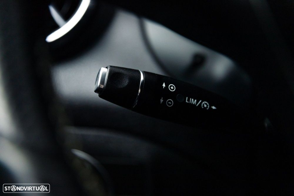 Mercedes-Benz CLA 200 d Shooting Brake Urban - 33