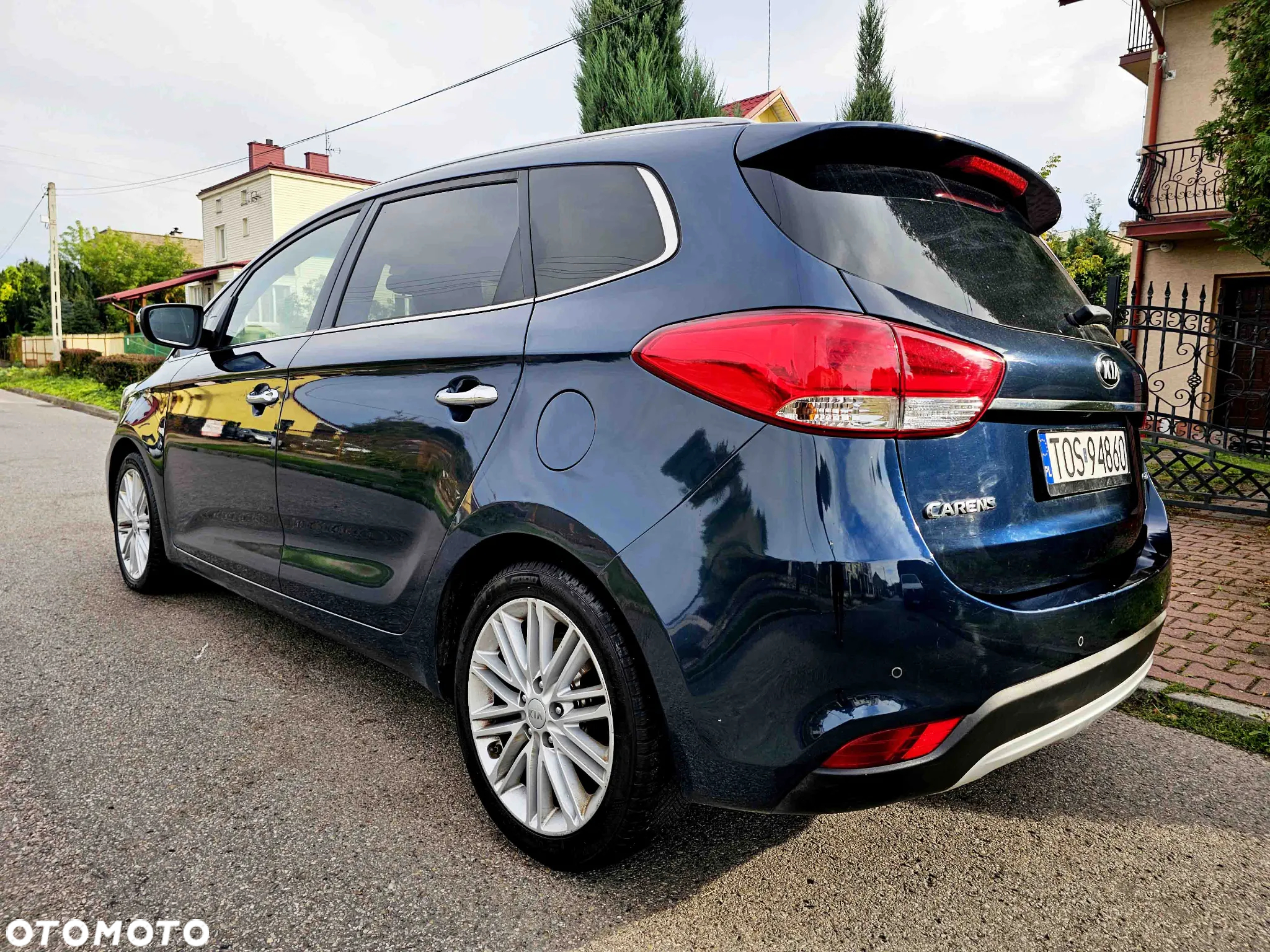 Kia Carens 1.7 CRDi M 7os - 13