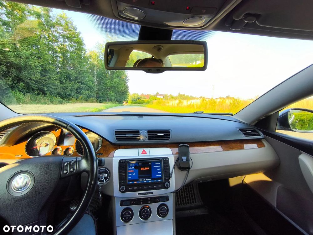 Volkswagen Passat 2.0 FSI Highline - 4