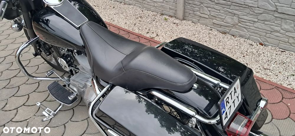 Harley-Davidson FLHT Electra Glide Standard - 17