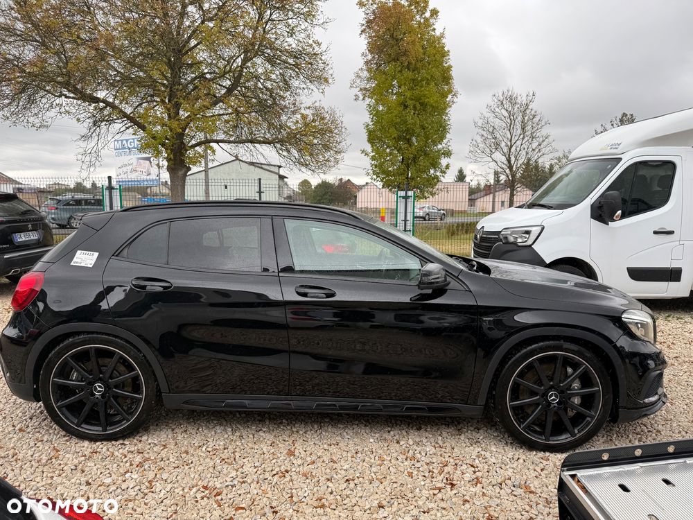 Mercedes-Benz GLA - 8