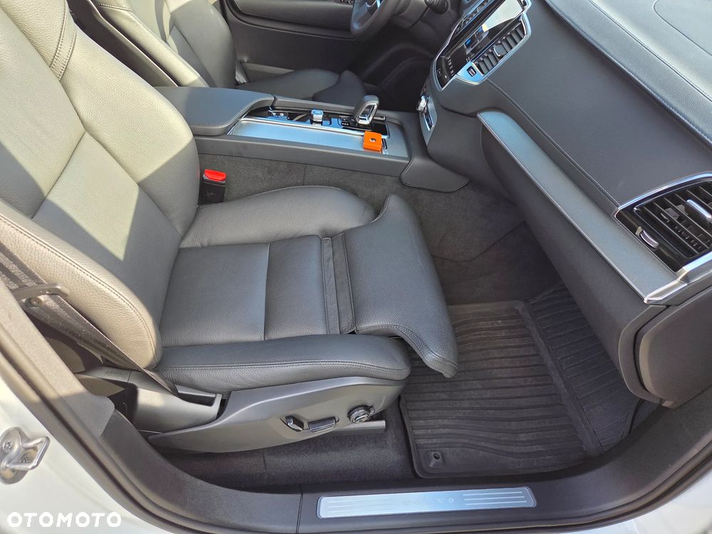 Volvo XC 90 B5 D AWD Plus Bright - 33