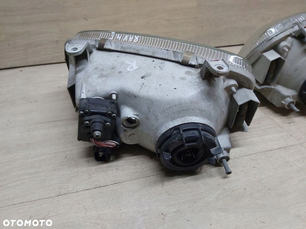Toyota RAV4 I XA10 lampa lewy przód KLOSZ - 16
