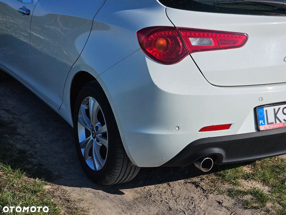 Alfa Romeo Giulietta 1.6 JTDM Distinctive - 9