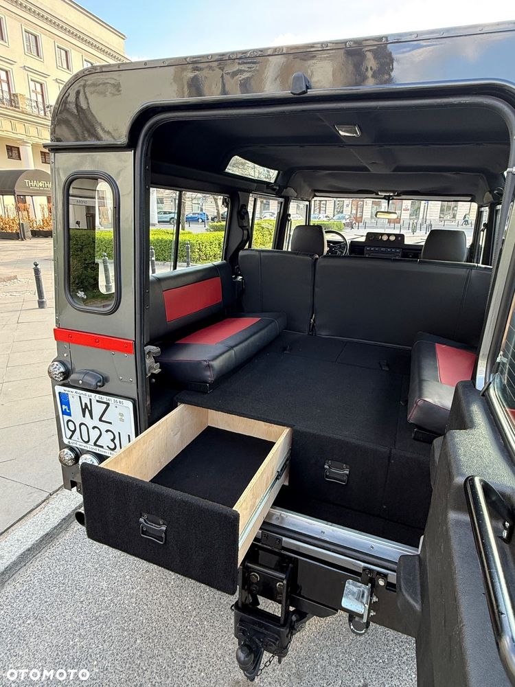 Land Rover Defender - 16