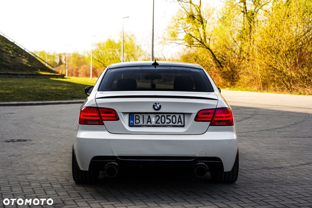 BMW Seria 3 320d DPF M Sport Edition - 14