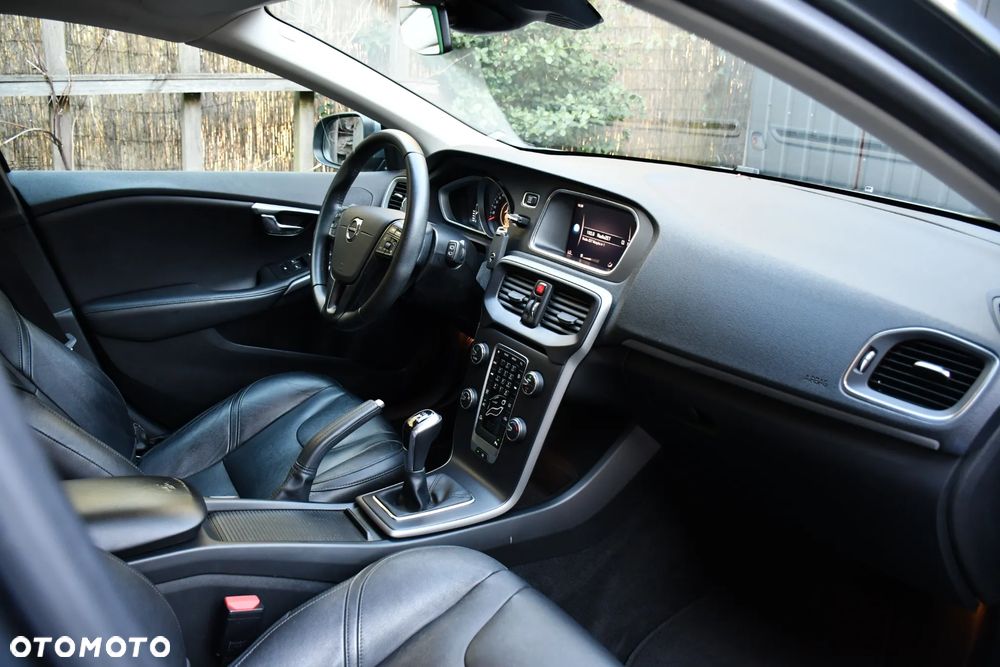 Volvo V40 D2 - 14