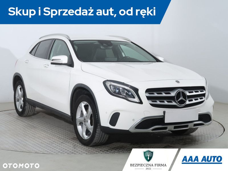 Mercedes-Benz GLA - 2