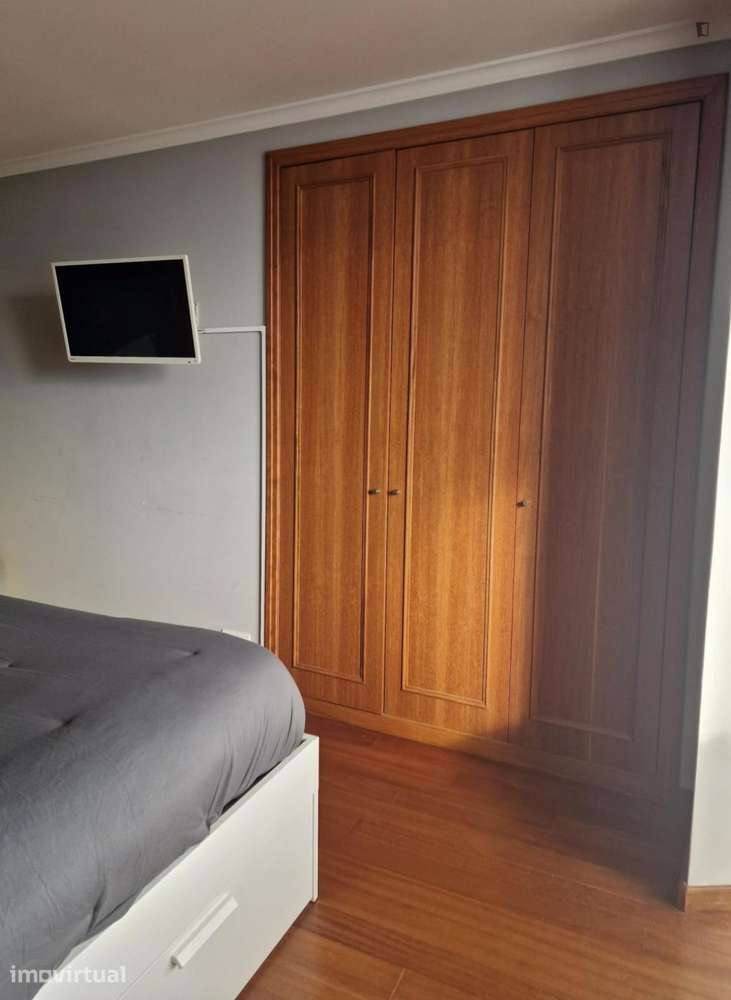 Quarto - localizado em Aveiro - Grande imagem: 4/15
