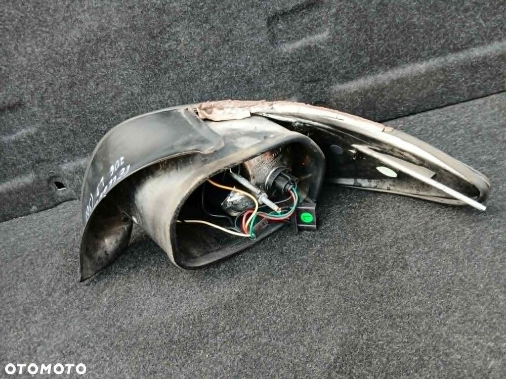 Peugeot 206 lampa tylna lewa, prawa - 9
