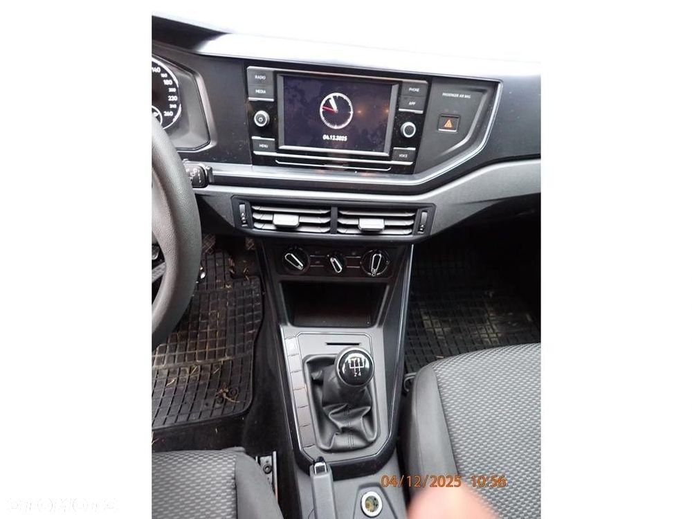 Volkswagen Polo - 12