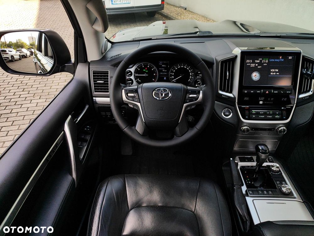 Toyota Land Cruiser - 18