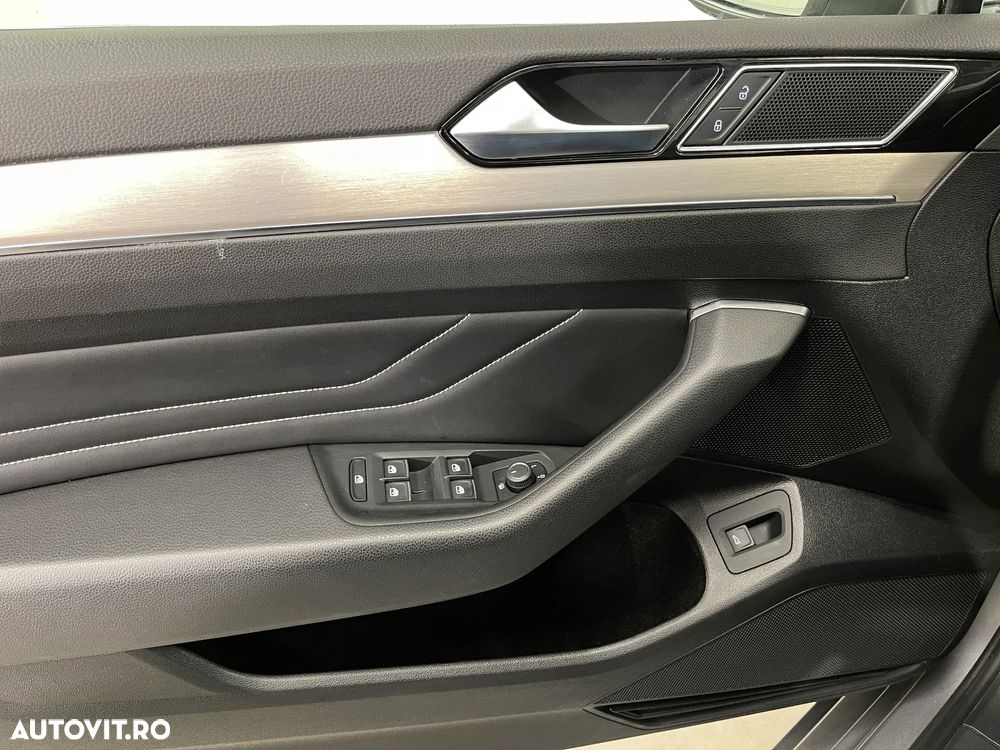 Volkswagen Passat 2.0 TDI DSG Highline - 23