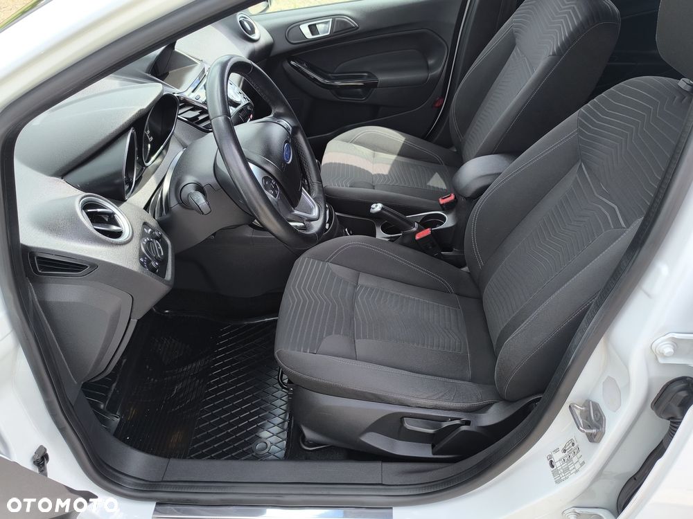 Ford Fiesta - 16
