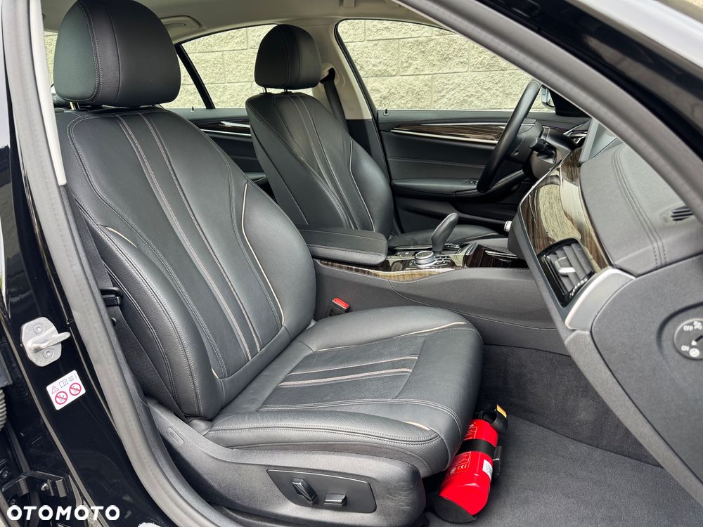 BMW Seria 5 518d Luxury Line - 35