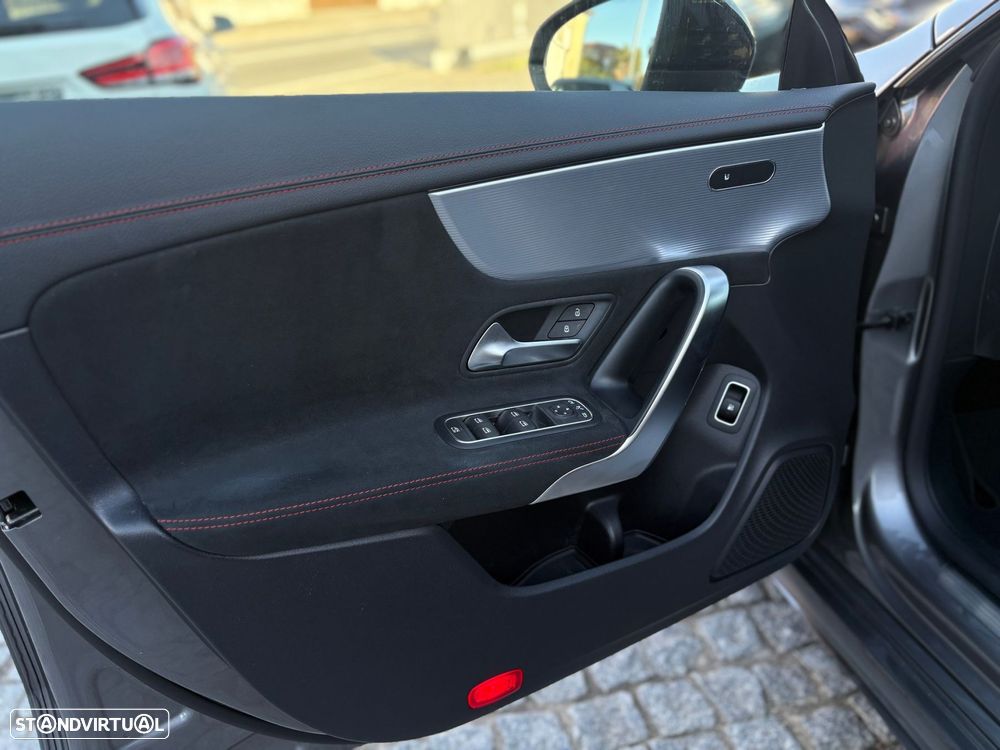 Mercedes-Benz CLA 250 e Shooting Brake AMG Line - 11