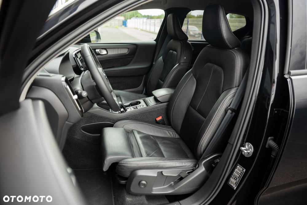 Volvo XC 40 - 25