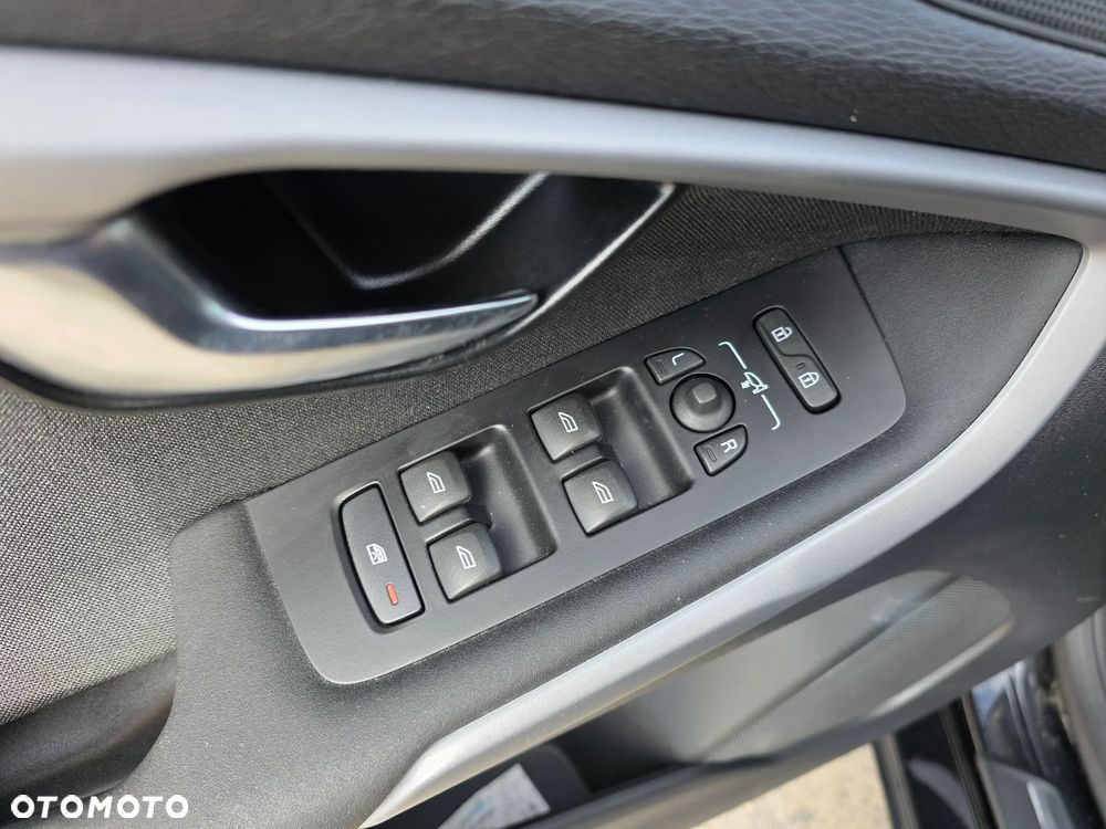 Volvo V40 D2 Geartronic Linje Svart - 19