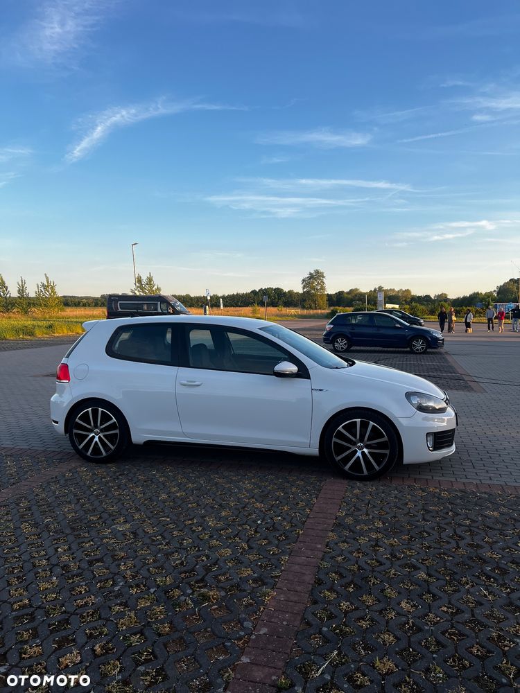 Volkswagen Golf - 2
