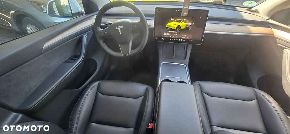 Tesla Model Y Long Range Dual Motor AWD - 12