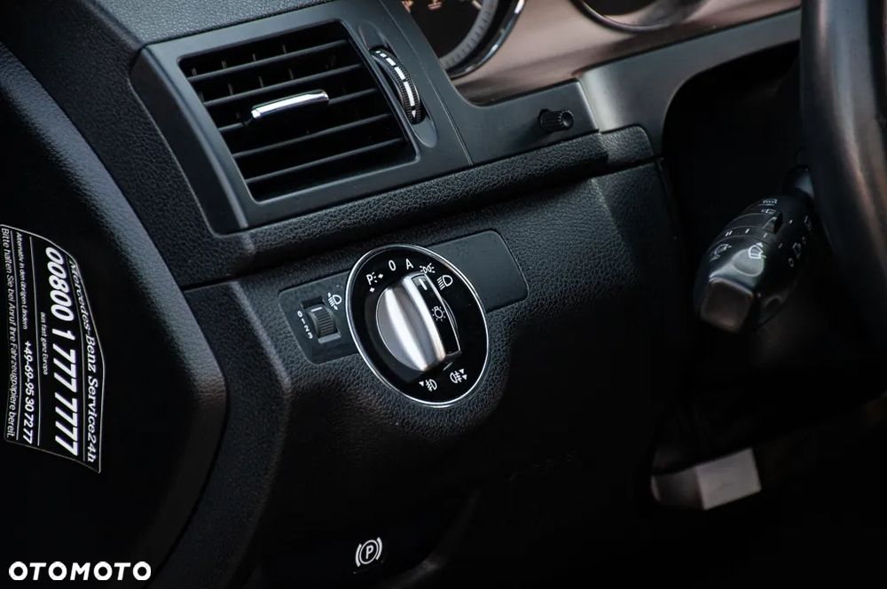 Mercedes-Benz Klasa C 180 T Kompressor BlueEFFICIENCY Avantgarde - 18