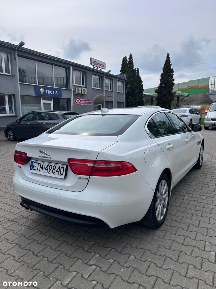 Jaguar XE - 2