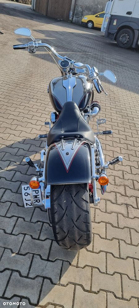 Harley-Davidson Softail Breakout - 11