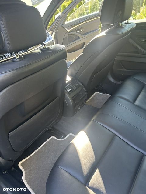 BMW Seria 5 520d xDrive - 9