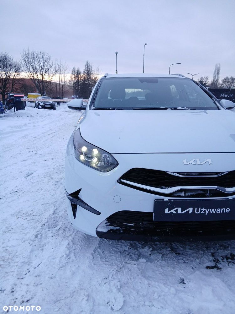 Kia Ceed 1.5 T-GDI M - 10