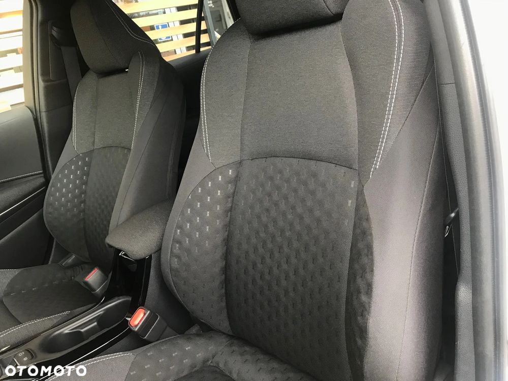 Toyota Corolla 1.8 Hybrid Comfort - 23
