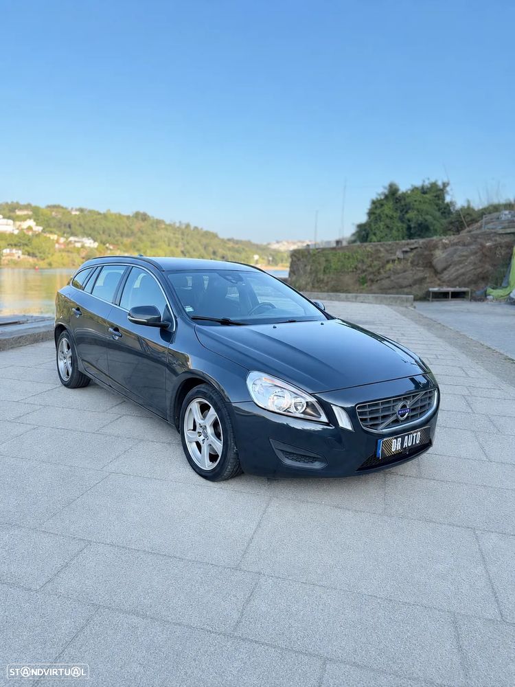 Volvo V60 1.6 D2 Drive Momentum Start/Stop - 3