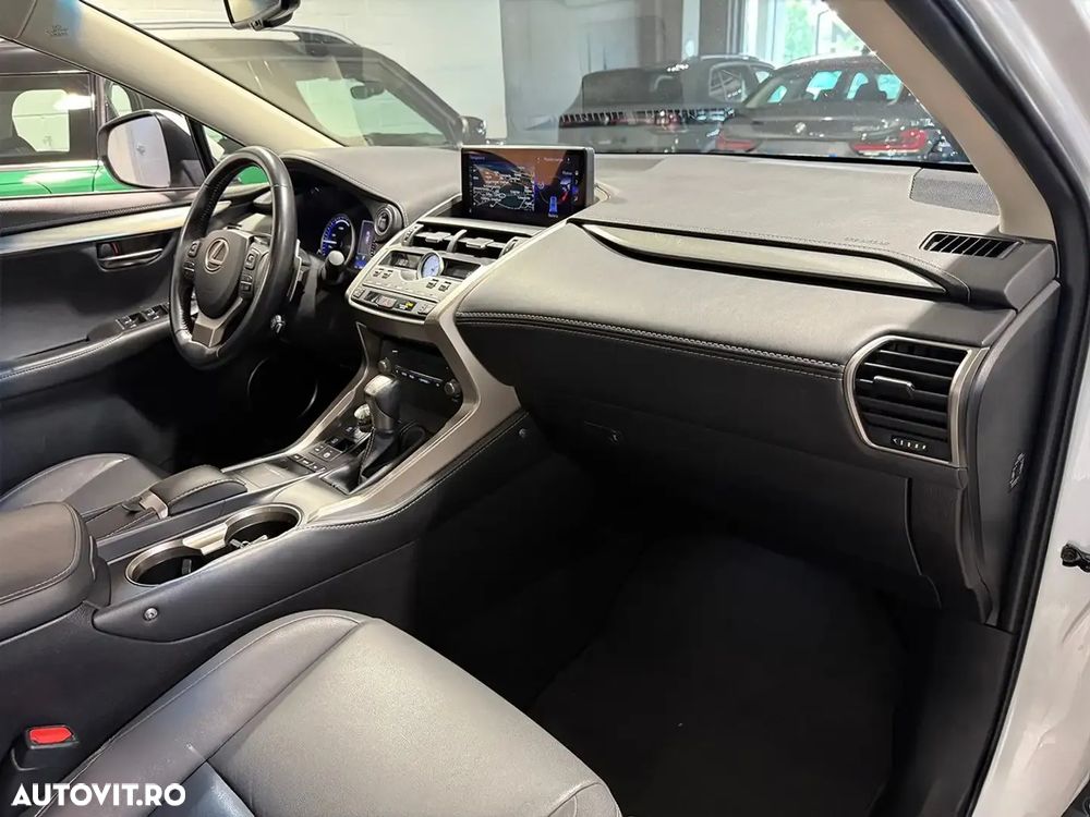 Lexus Seria NX 300h AWD Executive Plus - 12