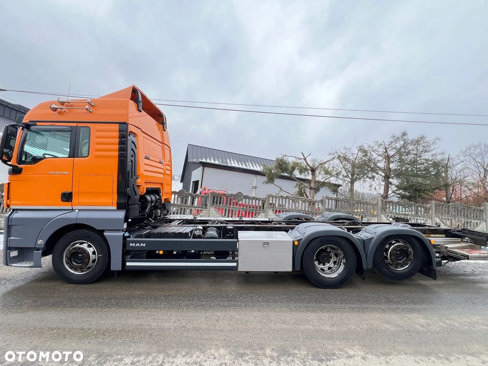 MAN TGX 26.500 * XLX * Euro 6 * INDIVIDUAL * Skrętna Oś * Poduszki Przód Tył * Winda * Rama do Zabudowy * Autolaweta * z Niemiec * Stan PERFEKCYJNY * - 4
