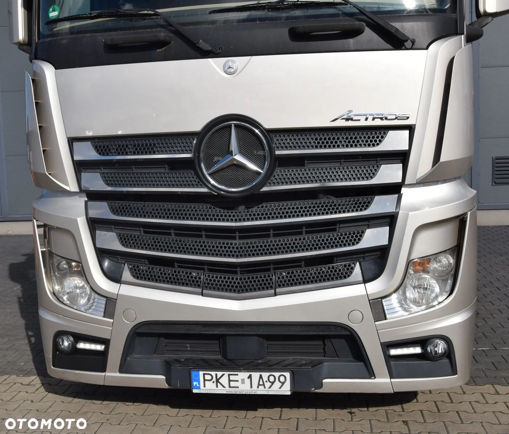 Mercedes-Benz Actros - 3