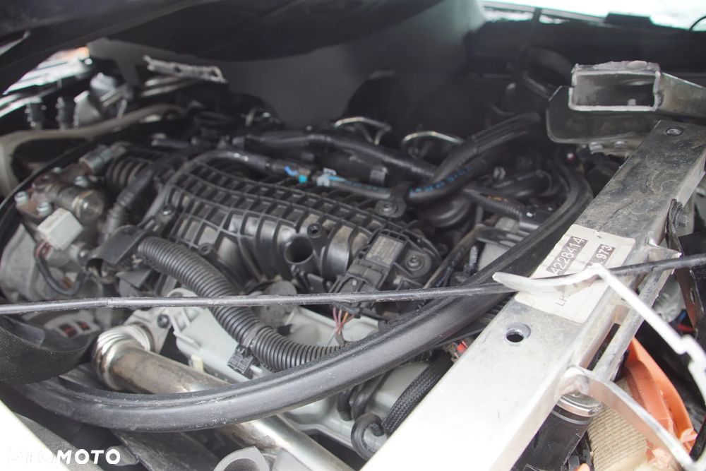 Auto na części - Volvo V60 II 2.0 D4 190 KM D4204T14 TG-81SC 717 2020R Silnik Skrzynia Drzwi Błotnik Zderzak Lampa Lusterko Klamka Szyba Deska Kokpit Sterownik Moduł Czujnik Licznik Wyświetlacz Panel Kierownica - 19