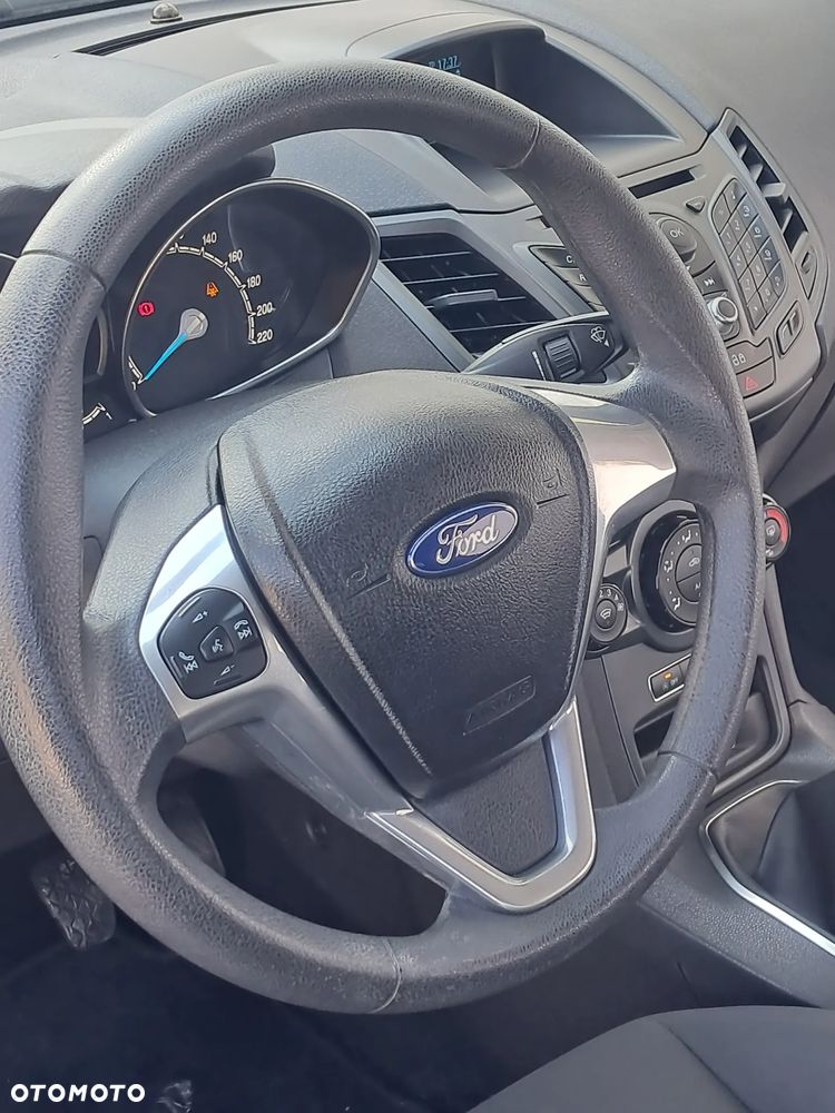Ford Fiesta 1.0 Champions Edition - 33