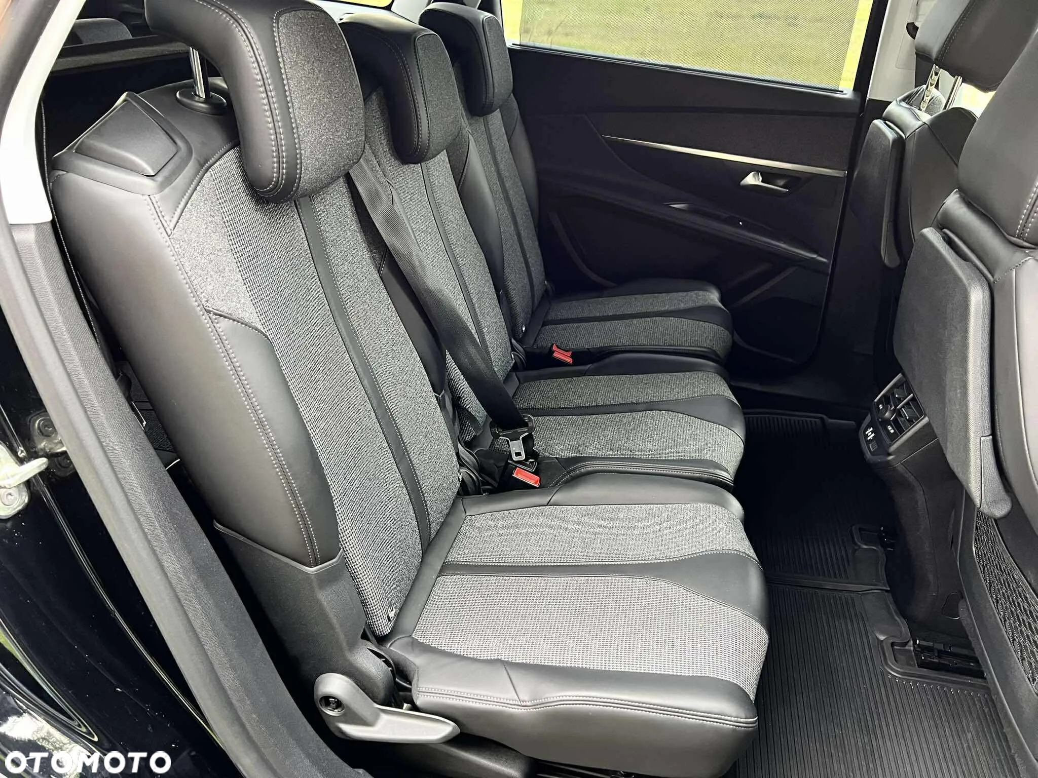 Peugeot 5008 1.5 BlueHDi Allure S&S - 33
