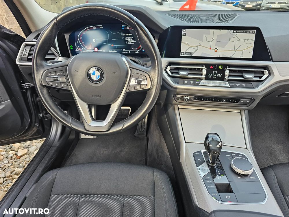 BMW Seria 3 320d Aut. M Sport - 36