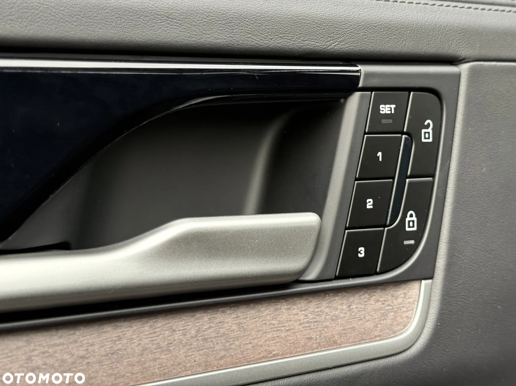 Porsche Cayenne S E-Hybrid PHEV - 25