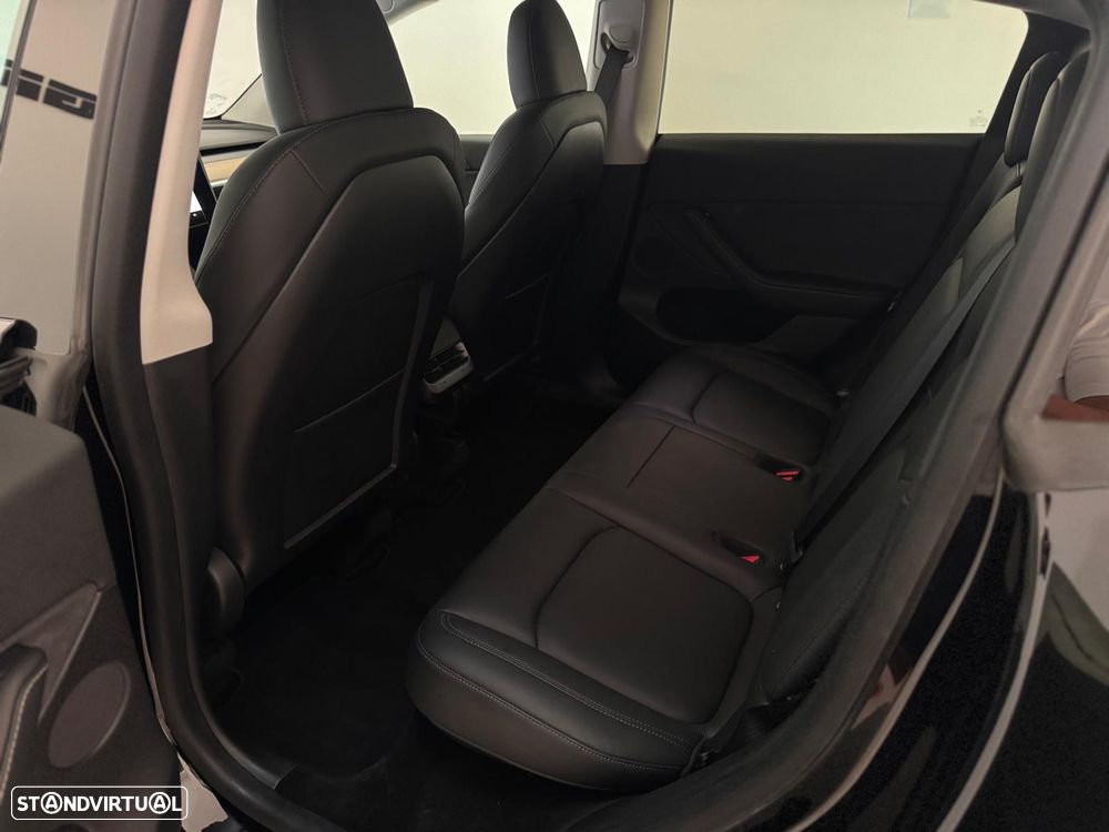 Tesla Model Y Long Range Dual Motor AWD - 11