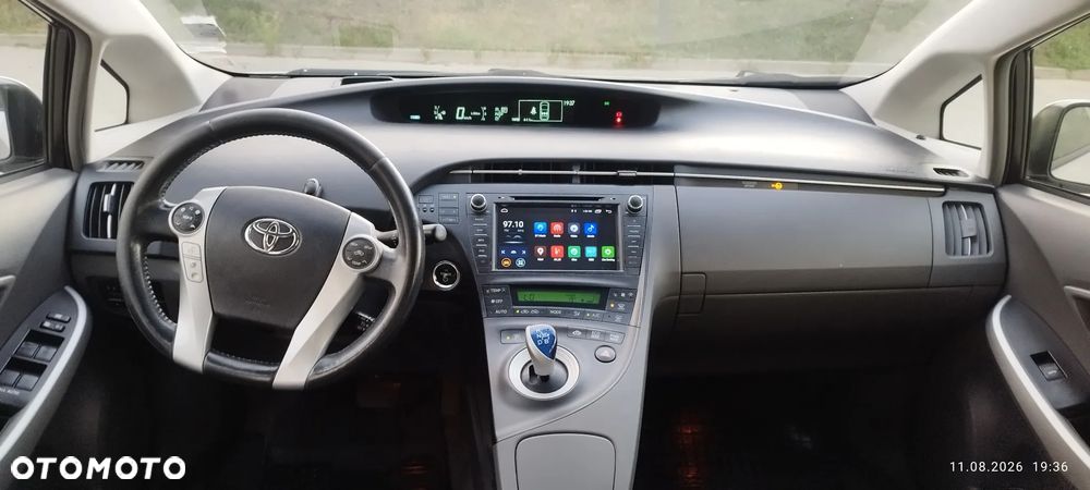 Toyota Prius 1.8 HSD Prestige - 7