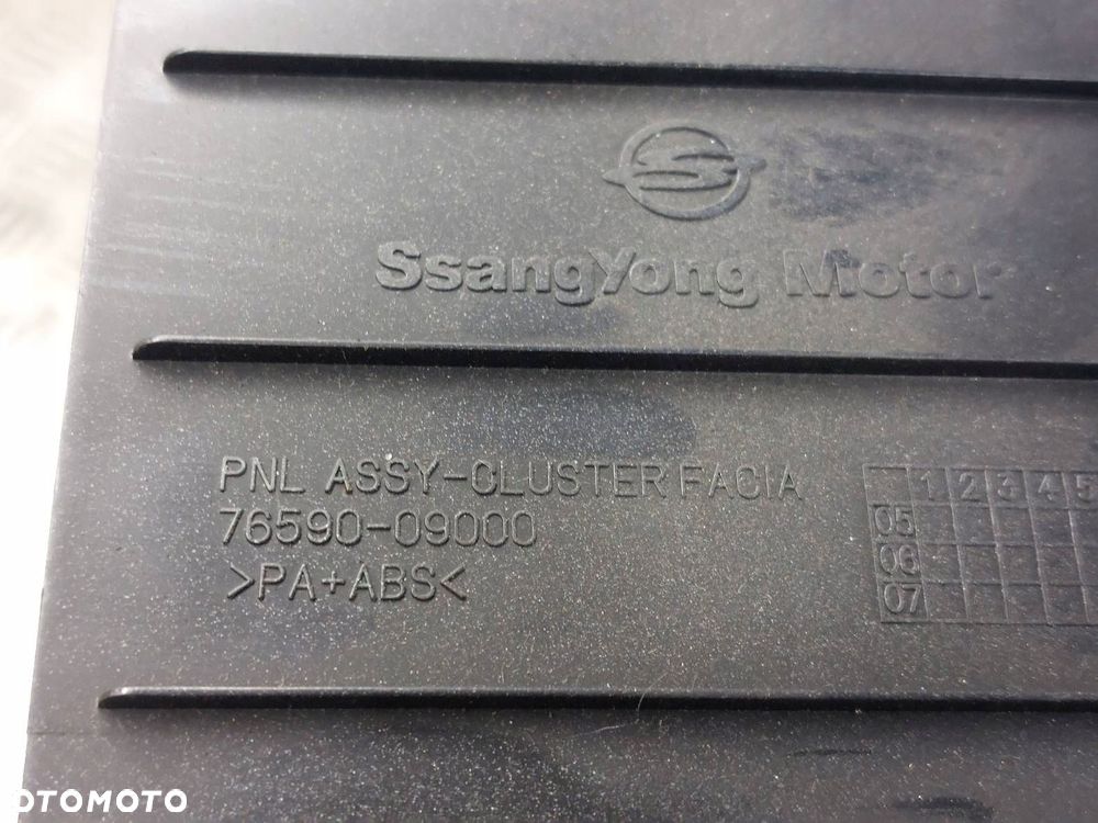 RAMKA LICZNIKA + KRATKA NAWIEWU ŚRODKOWA SSANGYONG KYRON I 76592-09000 - 11