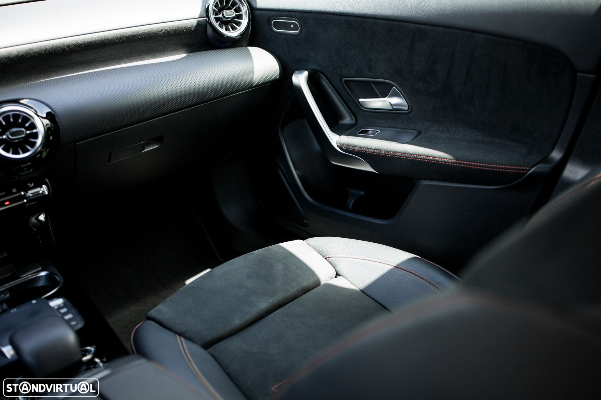 Mercedes-Benz A 250 Limousine e AMG Line - 39