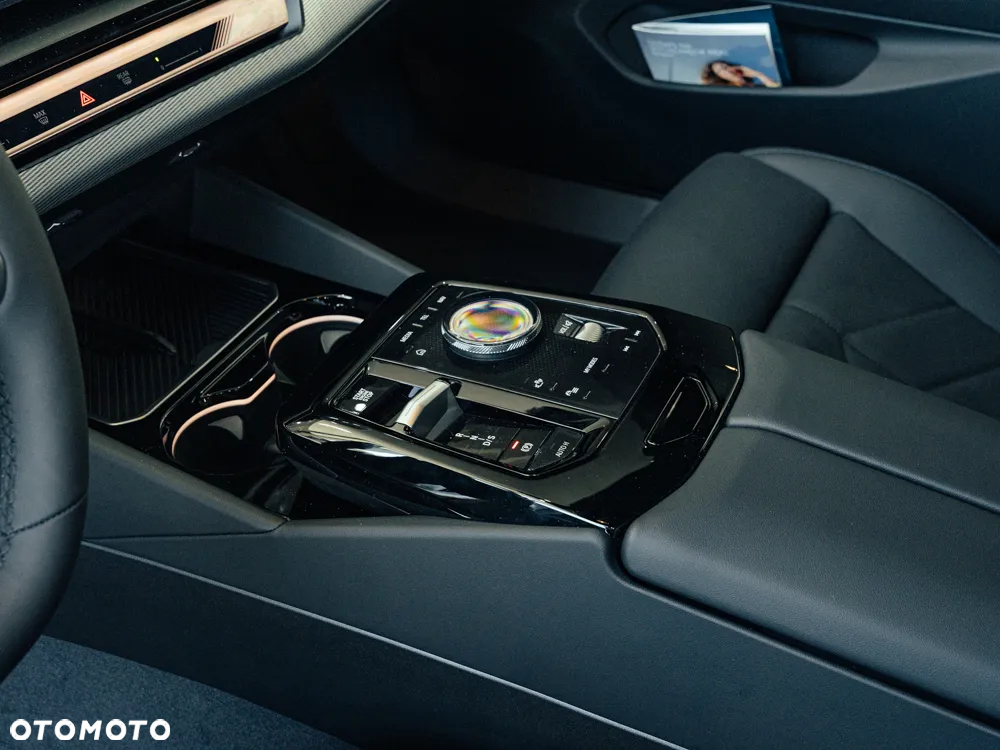 BMW Seria 5 520d xDrive - 11