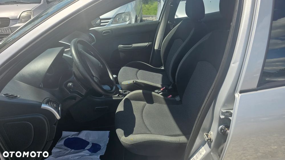 Peugeot 206 plus - 20