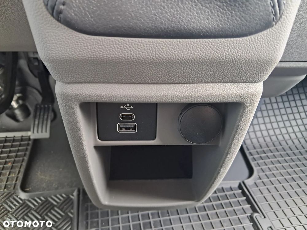 Volkswagen Transporter T7 - 22