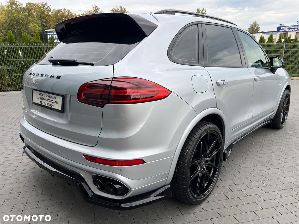 Porsche Cayenne - 4