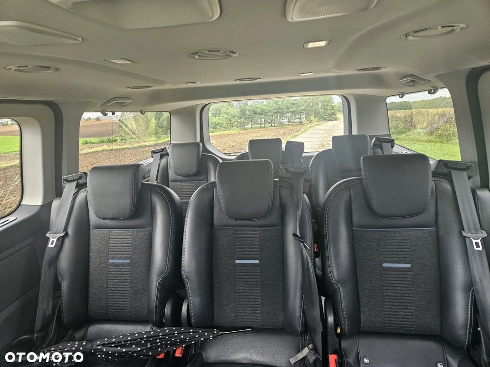 Ford Tourneo Custom - 27